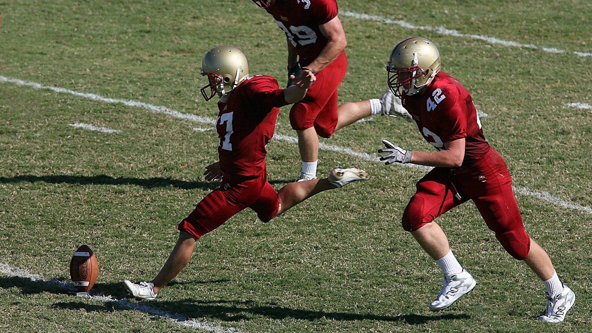 冰封时刻，哈兰德关键节点连续得分，挪威战术封锁勒沃库森