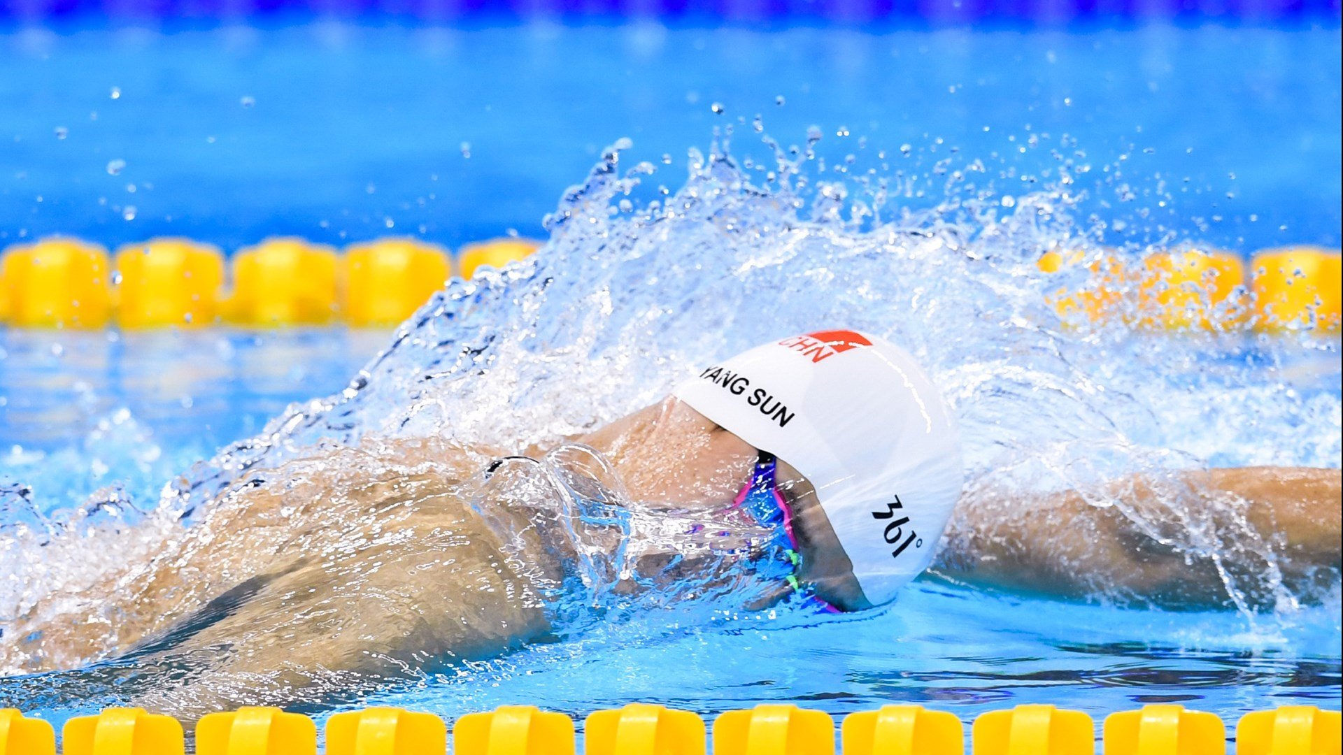 赛道上的史诗，阿隆索刷新纪录，迈凯伦绝杀梅赛德斯